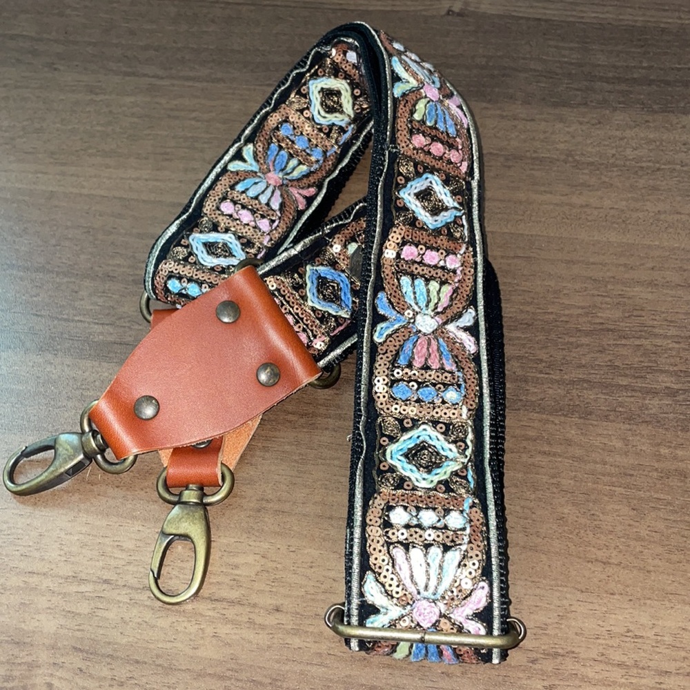 Embroidered bag strap - Picture 6 of 6